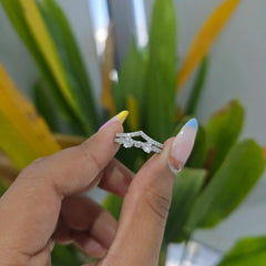 خاتم ألماس مخبري بوزن 0.85 قيراط مرصع بألماس على شكل قلب وألماس دائري (جاهز للتسليم)