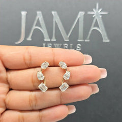 أقراط مرصعة بثلاثة أحجار من الألماس المخبري بوزن 3.45 قيراط (جاهزة للتسليم)