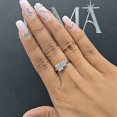 خاتم بحجرين ألماس صناعي بقطع دائري وكمثرى 1.30 قيراط (جاهز للتسليم)