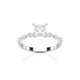 خاتم ألماس مخبري بقطع برنسيس بوزن 1.3 قيراط مع ألماس جانبي بقطع ماركيز