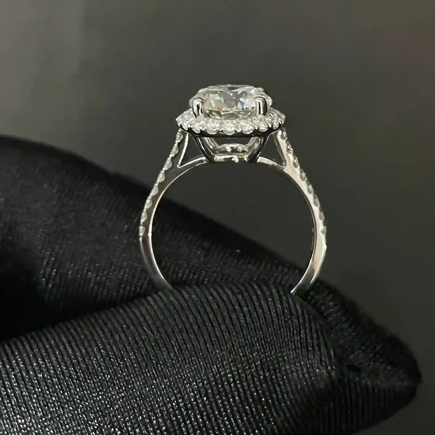 2.6 CT Round Cut Lab Diamond Ring (Ready for Delivery)