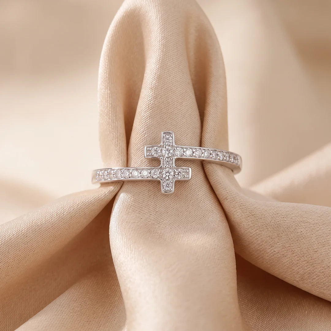 0.15 CT Round T-motif Pavé Diamond Ring