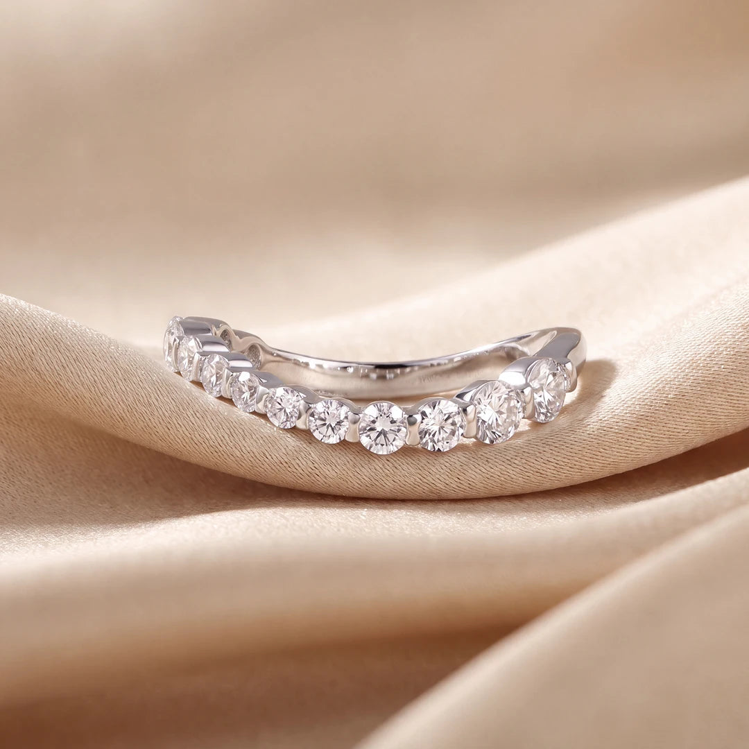 0.85 CT Round Diamond Wave Band
