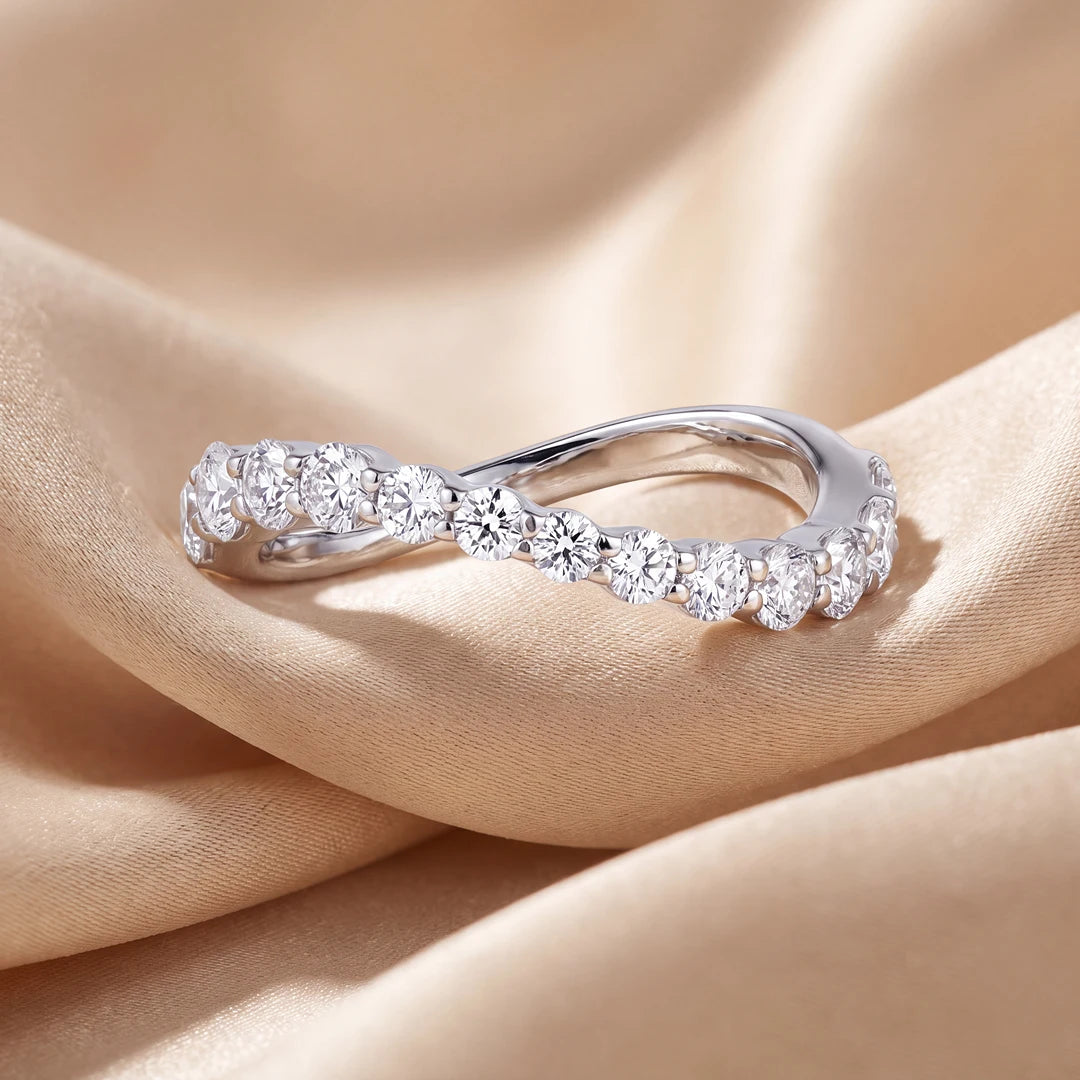 0.85 CT Round Diamond Wave Band